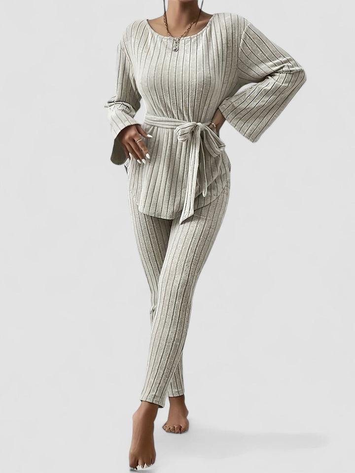 JULIA™ | Avslappnad ensemble för kvinnor