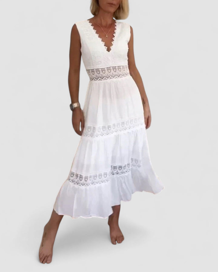 JULIA™ | Spetsklänning med V-ringning